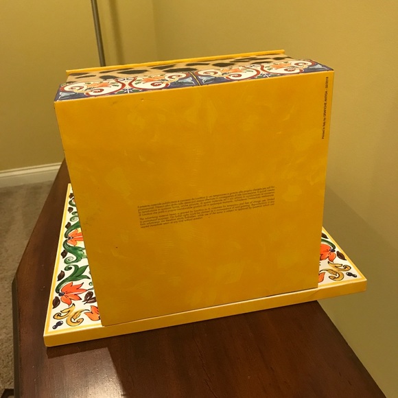 Dolce & Gabbana Display - Picture 4 of 9